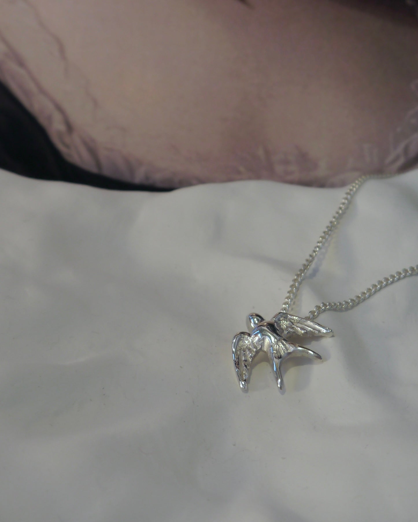 Swift - necklace with charm