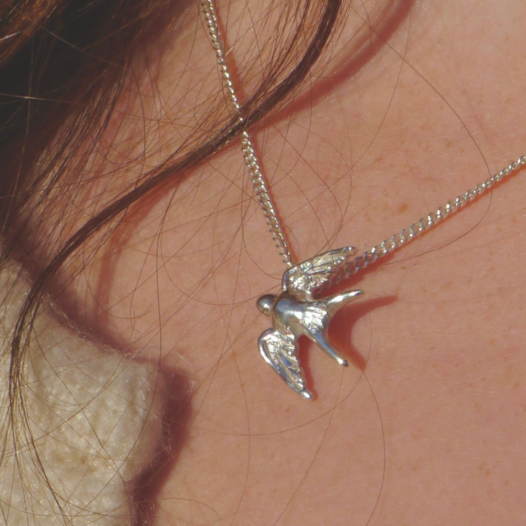 Swift - necklace with charm